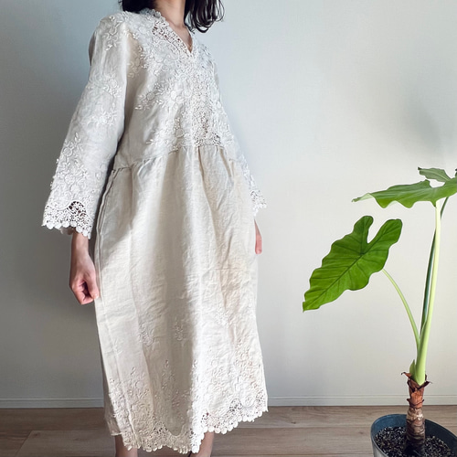 【美品】　ito hari イトハリ　リネン　Vネック　ロングワンピース　レース 美品】 ito hari イトハリ リネン Vネック ロングワンピース レース