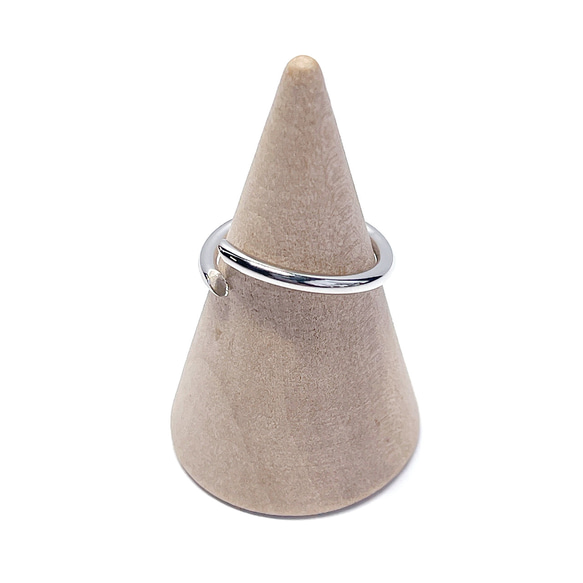 ir02 [1 件] 相容尺寸 11-13，尺寸可調整！簡單的銀色開口戒指，其形狀透過主體的扭曲和擴張而變化。 第3張的照片