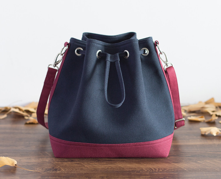 新品未使用　3way巾着バッグ　BajoLugo 帆布マルチショルダーバッグ Lサイズ【ブルーxレッド】3WAY巾着