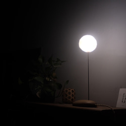 懸月-全月 l 把月亮帶入家中 木質燈飾 觸控式夜燈 第6張的照片