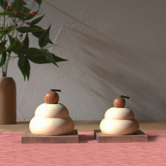 木の鏡餅 ミニサイズ｜木製 かがみもち お正月 飾り モダン  新年 迎春 お年賀 2枚目の画像