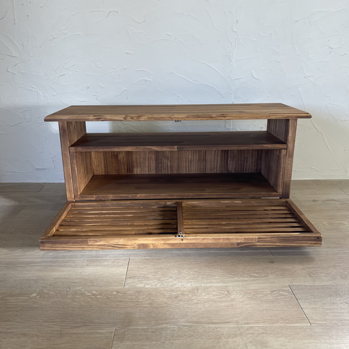 上品な格子の テレビ台 F ルーバーのおしゃれ 扉 デザイン テレビ