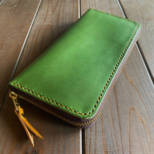 手縫いの抹茶色とキャメル色のラウンドウォレット 長財布 HAKODATE  