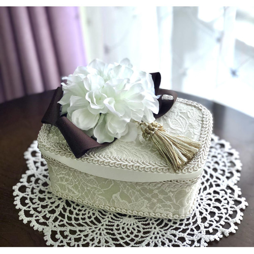 ホワイトのトイレお掃除シートケース フラワー トイレクイックル