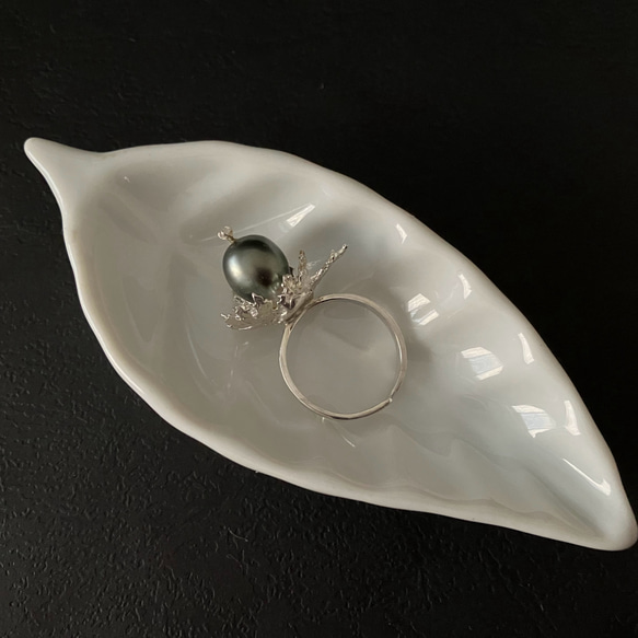 {黒真珠} ひいらぎの葉と黒真珠のリング silver 4枚目の画像