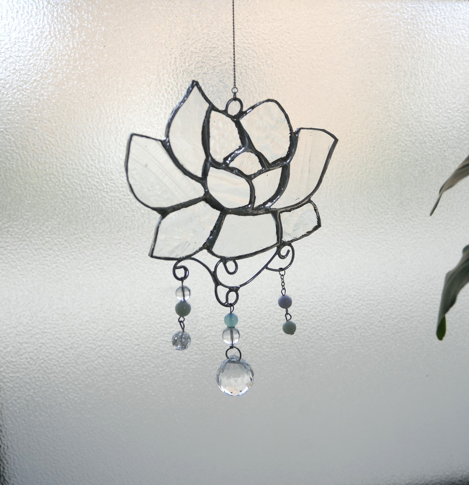 ✴︎:.｡.: 再販♪　　蓮の花　ステンドグラスのサンキャッチャー