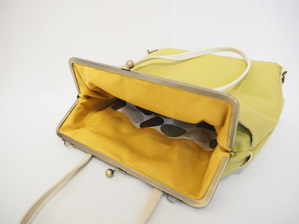 A4サイズもラクラク収納！帆布のがまぐち3wayリュックサック≪ヒワグリーン≫ 7枚目の画像