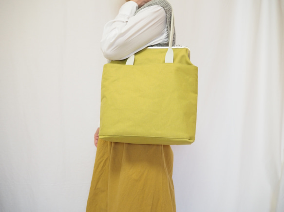 A4サイズもラクラク収納！帆布のがまぐち3wayリュックサック≪ヒワグリーン≫ 8枚目の画像