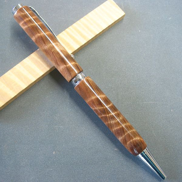 【赤杉】木軸ボールペン　金襴杢が綺麗【即日発送】　　　　　　★シャープペンに変更可（右の項目）