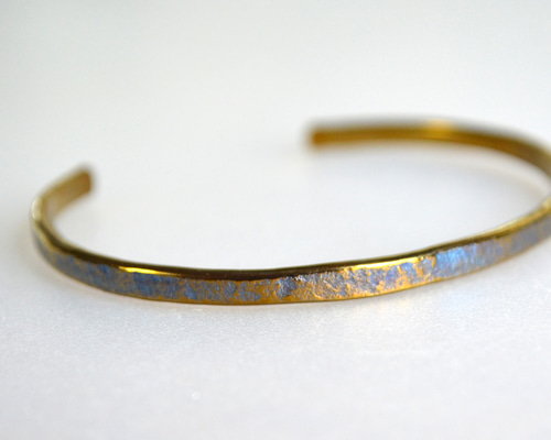 Titanium bangle・チタンバングル=岩目=楕円形・内径56mm