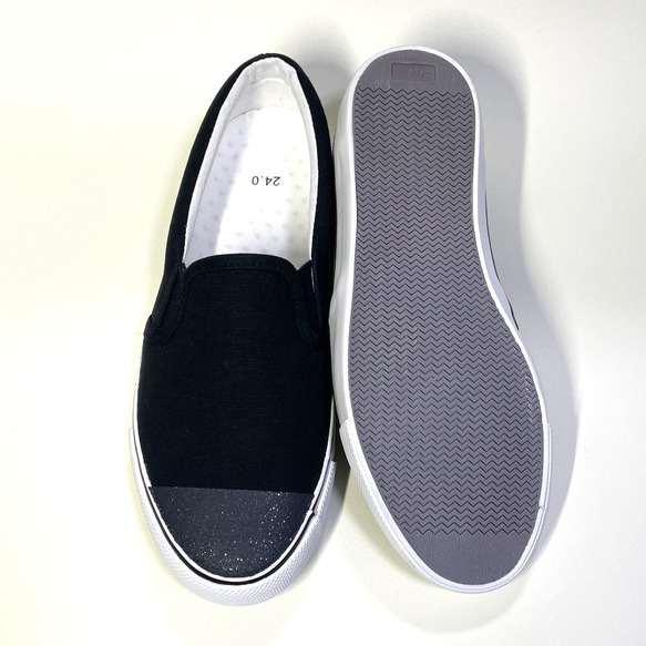 暗黑 x 蹩腳黑雙色懶人鞋（22.0 公分至 29.0 公分） 防水處理 第6張的照片