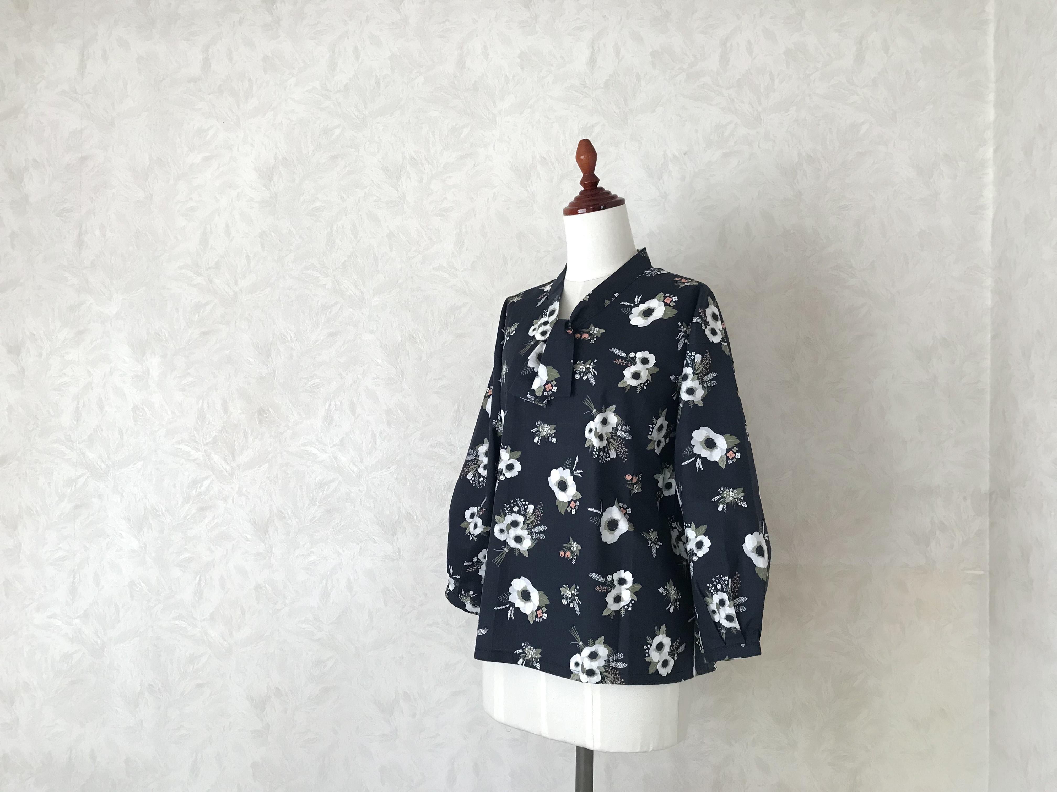 コットン 花柄・ブラウス✴︎ネイビー