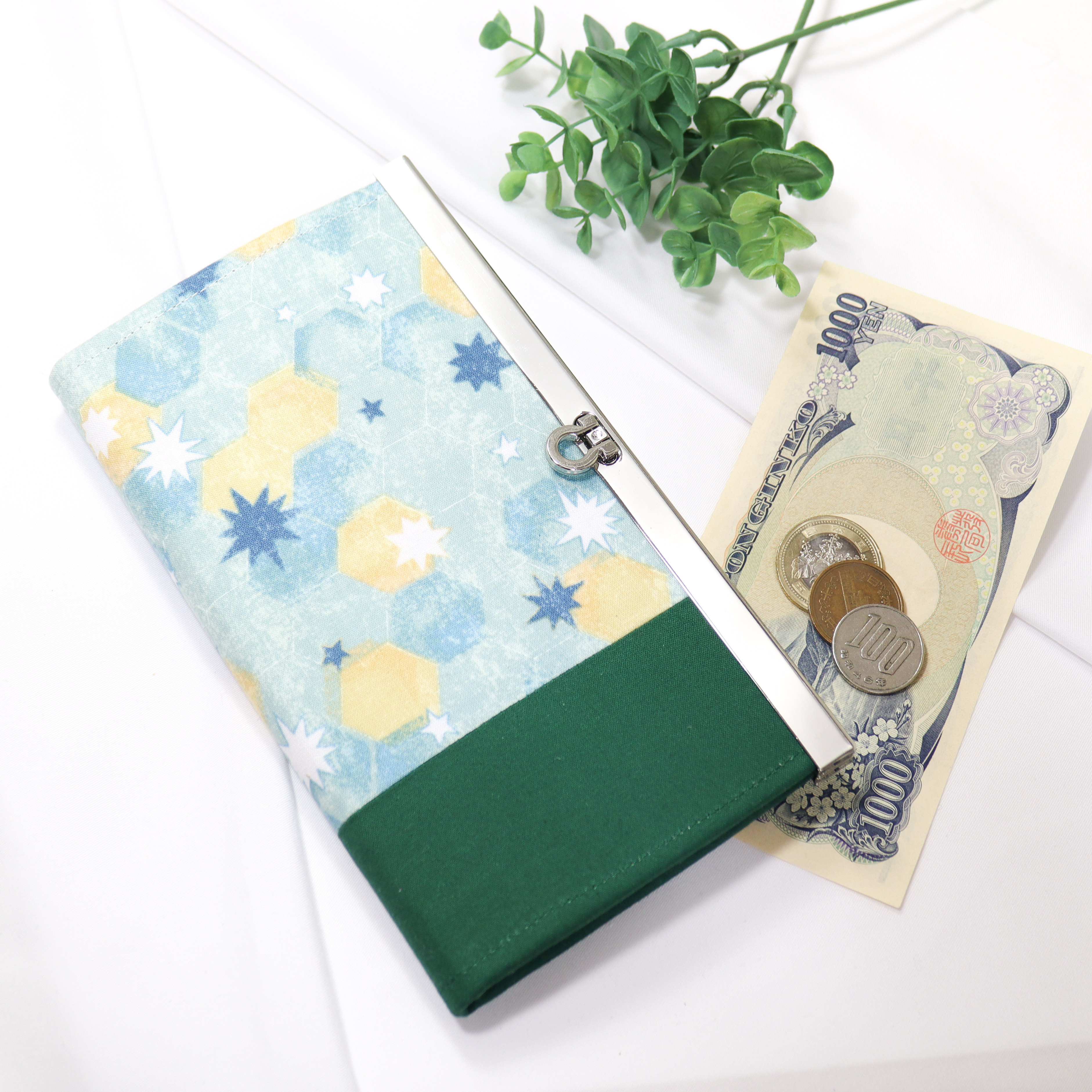 カラーオーダー可 整頓しやすいデザイン。直線口金の長財布 北欧柄 nina-tahti ミント【受注生産】