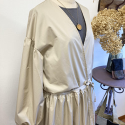 促銷價★ 大人可愛❤️ Cache-coeur 連衣裙米色（尺碼 L~LL） 第4張的照片