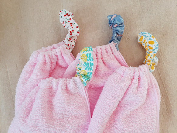 タオルエプロン　4枚セット　カラフル　おりこうタオル　タオルスタイ　入園準備 3枚目の画像