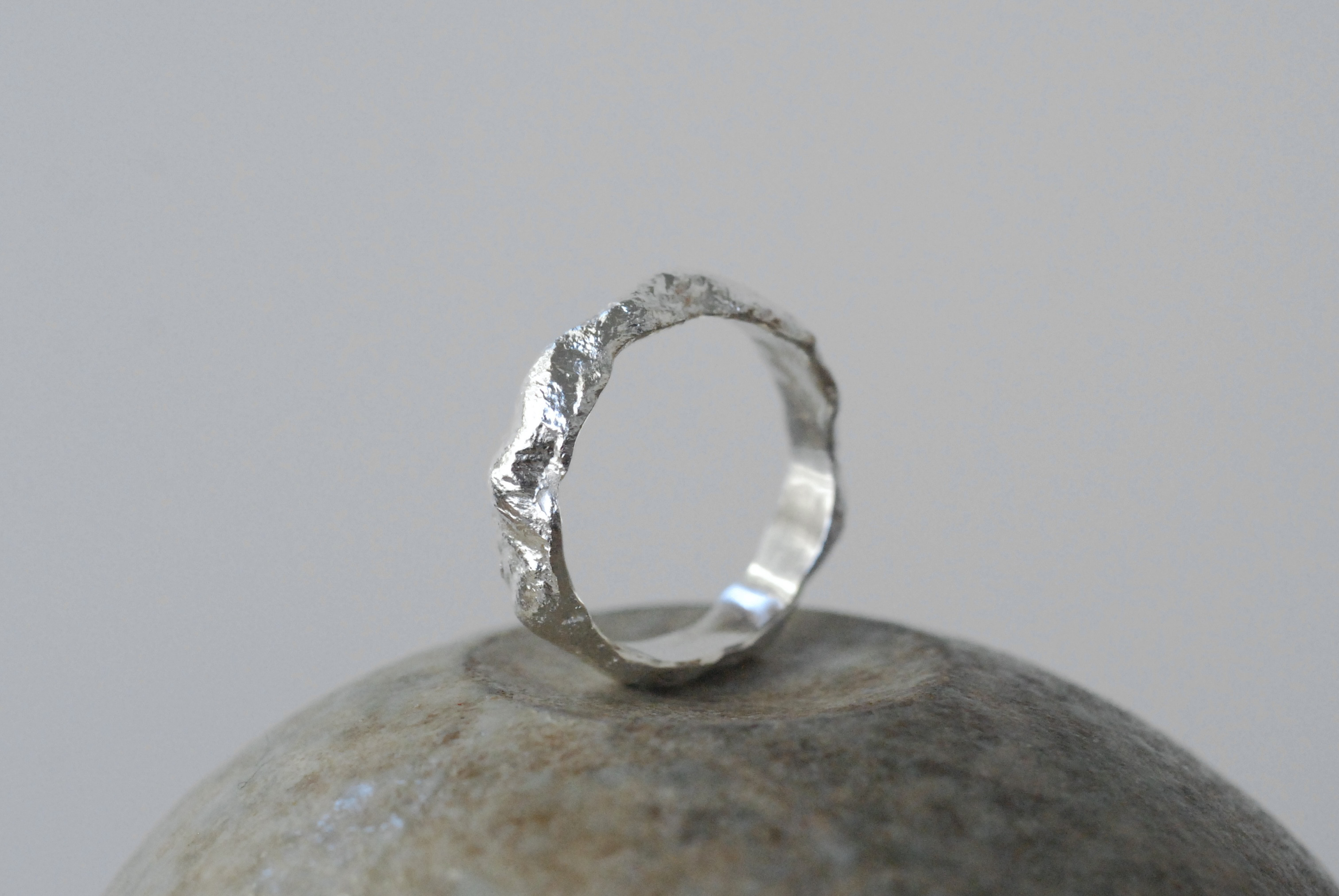 SV925「月の山脈リング」