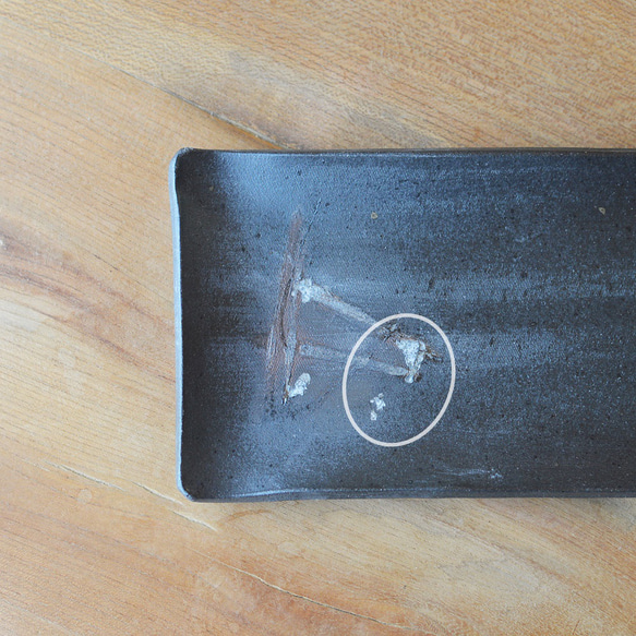 【訳あり品】長皿／黒・焼き〆陶器（レンジ、オーブン、食洗機対応） 4枚目の画像