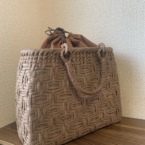 国産山葡萄カゴバック(手作り) 国産山葡萄 手作り かごバッグ 網代編み A4サイズ適応