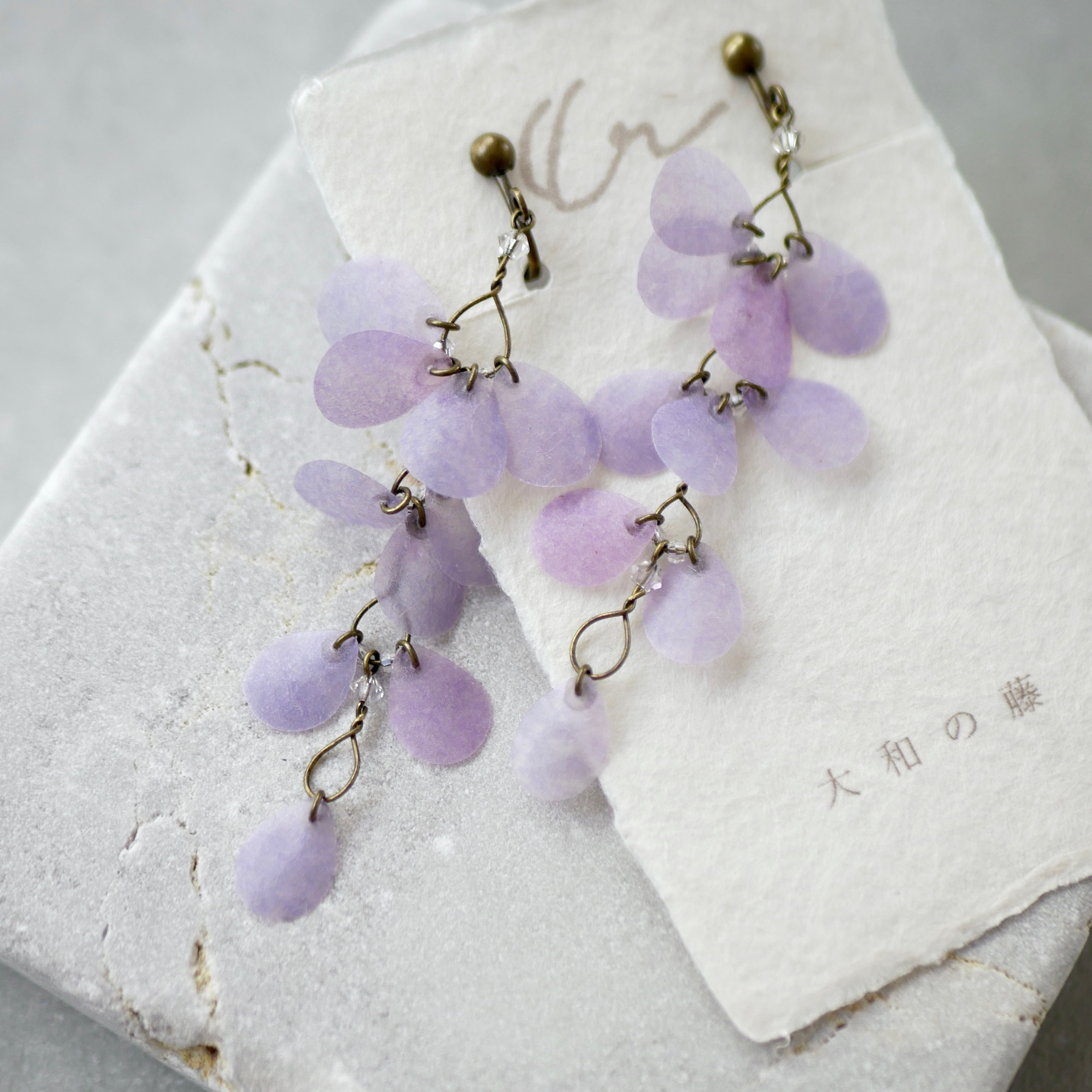 和紙の花「大和の藤」 イヤリング/ピアス 藤色　紫　パープル