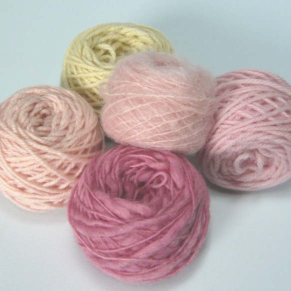 手編みキット　草木染毛糸で世界に一つしかない帽子を編んでみませんか 4枚目の画像