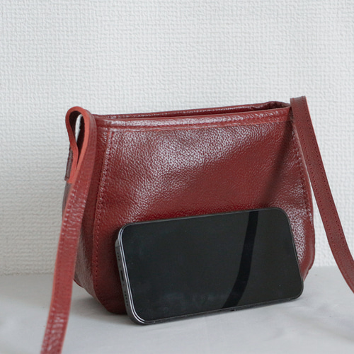 限定セール』ソフトな本革ショルダーバッグ斜め掛け出会いミニバッグ