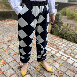 新品反物から( ´∀`)深い藍色✨素敵な柄♪着物リメイクカジュアルパンツ 楽天市場】kimono 着物リメイク ワイドパンツ 花づくし 青 M