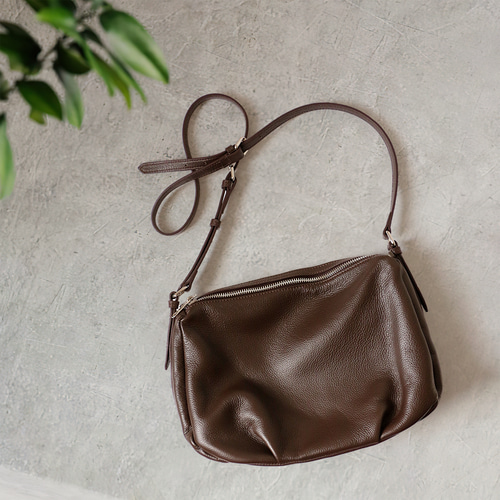 ソフトな本革ショルダーバッグ2Way大容量バッグ レザー 柔らかい 通勤