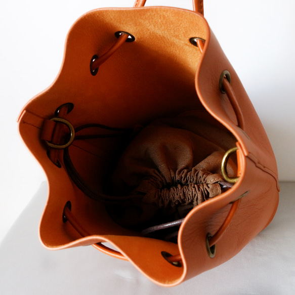 シンプルな牛革巾着バッグ斜め掛けショルダーバッグポーチ袋付きオレンジ色 11枚目の画像