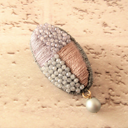 SALE  Brooch　ビーズ刺繍　オーバル（K0834) 2枚目の画像