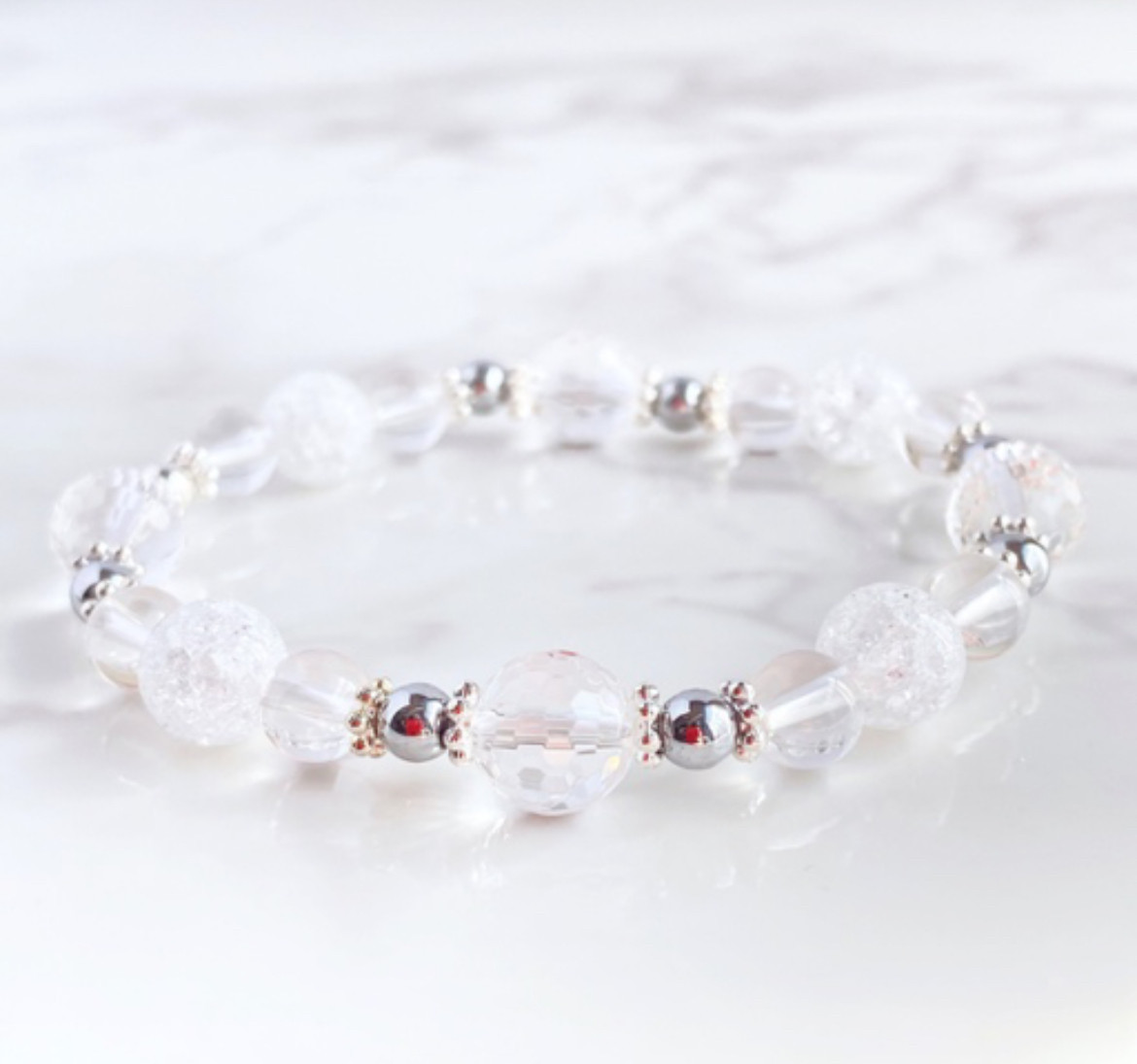 ✦重ね付けにおすすめ◎澄み渡る透明の輝きが心を整える 天然石ブレスレット｜水晶 No.64