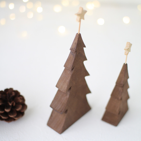 小さな木のクリスマスツリー〈ペアセット〉｜ウォールナット｜木製インテリア雑貨 7枚目の画像