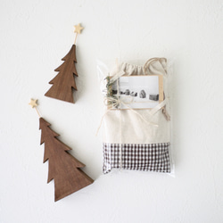 小さな木のクリスマスツリー〈ペアセット〉｜ウォールナット｜木製インテリア雑貨 10枚目の画像