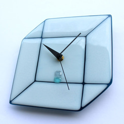 ガラス時計　立方体 　ホワイト×ブルーグレー　壁掛け時計・置時計 4枚目の画像