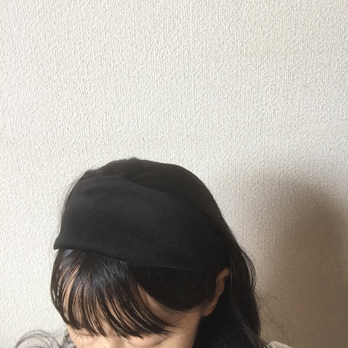 ベロアカチューシャ （ブラック）chika 幅広カチューシャ ベルベット