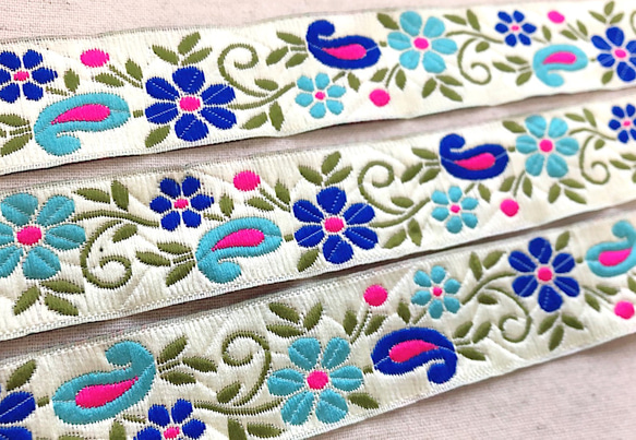 1m インド刺繍リボン チロリアンテープ 花☆民族衣装☆手芸 リボン 1枚目の画像