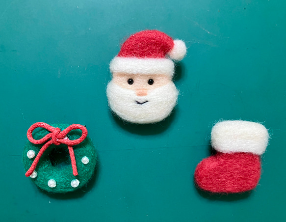 受注制作 羊毛フェルトクリスマスブローチ3点セット 完成次第発送致し  