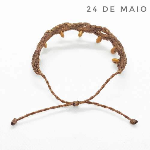 雫ドロップ逆三角×マクラメブレスレット(ブラジルマクラメ編み