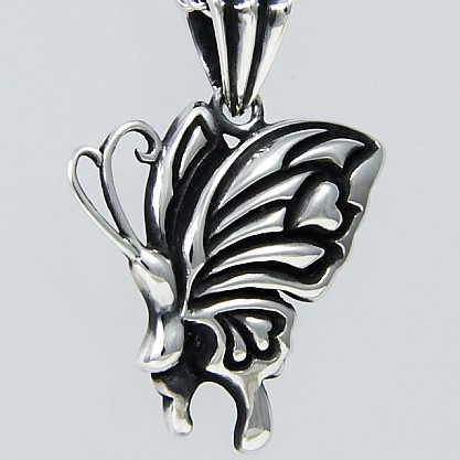 《papillon aria》バタフライトップ｜silver925・蝶モチーフ・鏡面＋燻し・凛とした意志・トップ単体