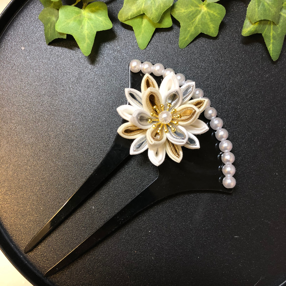 つまみ細工  バチ型かんざし  ゴールド・シルバーパール 9枚目の画像