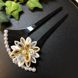 つまみ細工  バチ型かんざし  ゴールド・シルバーパール 10枚目の画像