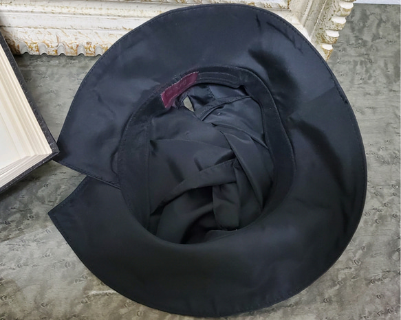 纏う…装いの帽子【立体裁断で組み立てたドレープが個性的な帽子】バックにしまえる便利な帽子　 10枚目の画像