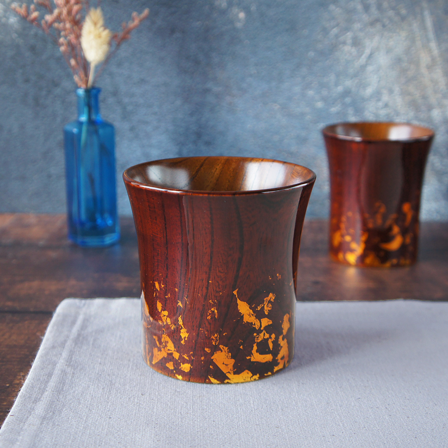 漆塗りカップ「箔みやび」茶　【２サイズ展開・天然木】