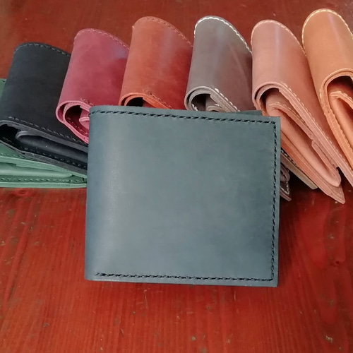 ２つ折り財布（ダークネイビー） ボックス型小銭入れ 革小物 レザー