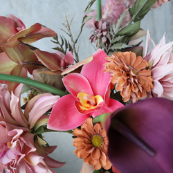 大人ピンクとテラコッタの胡蝶蘭やアンスリウムを束ねた品のあるブーケ♡ウェディングブーケ　アーティフィシャルフラワーブーケ 2枚目の画像