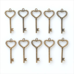 古董吊飾 10 件★鑰匙扭曲心型★Kinkobi 孔零件金屬吊飾 (吊飾10-57) 第4張的照片