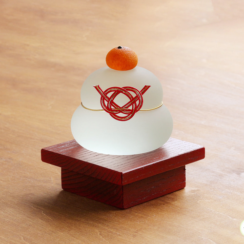 しっとりガラスの鏡餅 赤 鏡餅 308硝子工房 通販 8104100｜Creema