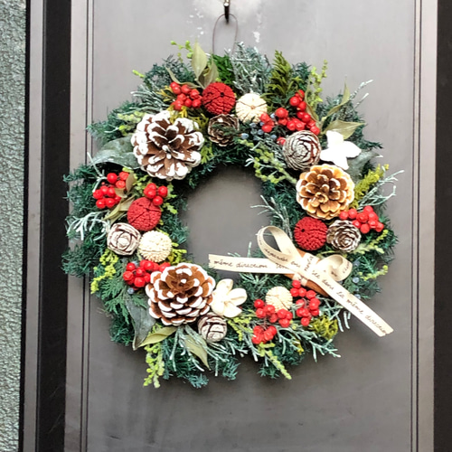 森の恵み ペッパーベリーと木の実のクリスマスリース プリザーブド