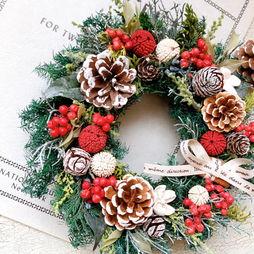 冬の暮らしを彩る 山帰来とペッパーベリー ベルギーナッツのリース ドライフラワー 冬の暮らしを彩る 山帰来とペッパーベリー ベルギーナッツの