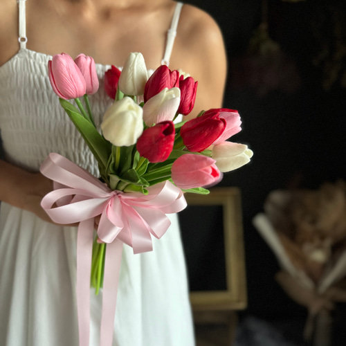 ピンク赤チューリップクラッチブーケ☆ブートニア ブーケ ほうき星