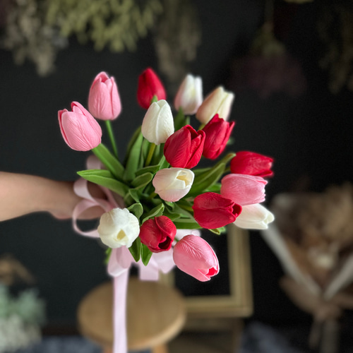 ピンク赤チューリップクラッチブーケ☆ブートニア ブーケ ほうき星